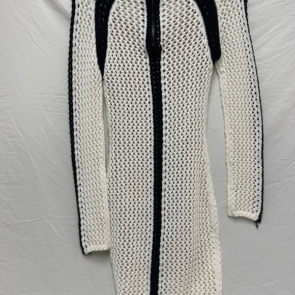 Mini Marciano Black and White Knit Dress Excellent Condition! - Picture 2 of 4